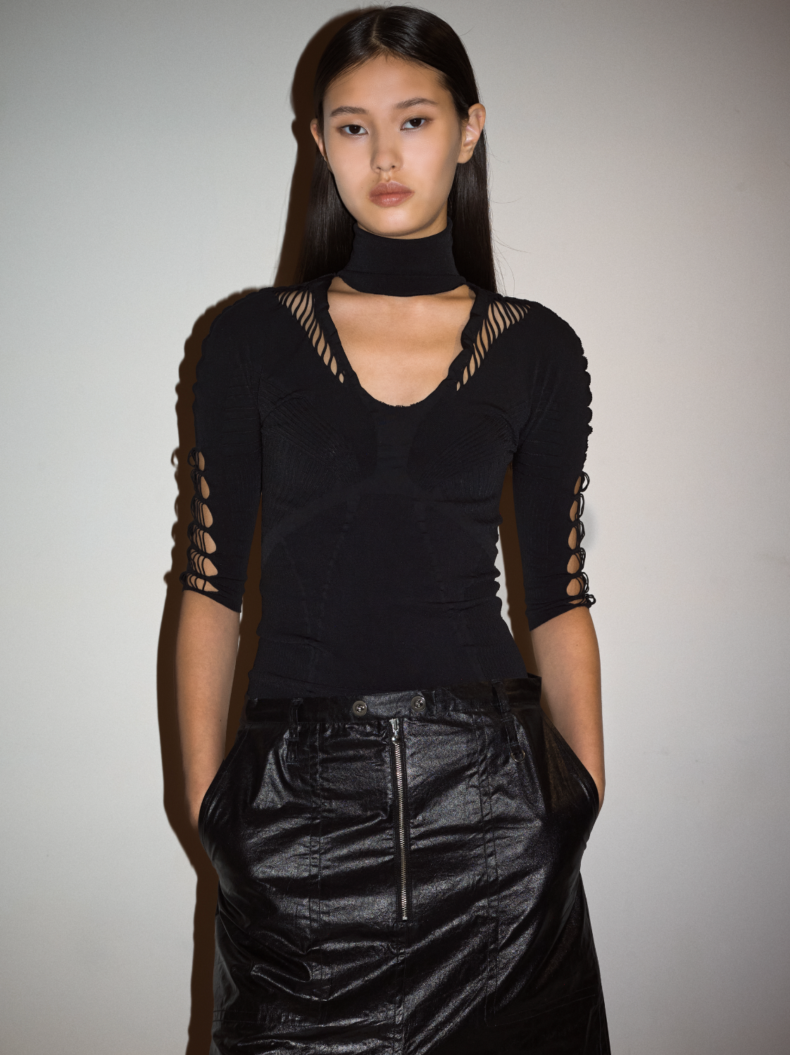 <EPI>Free cut neck top
